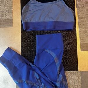 Fabletics matching bra and leggings size large